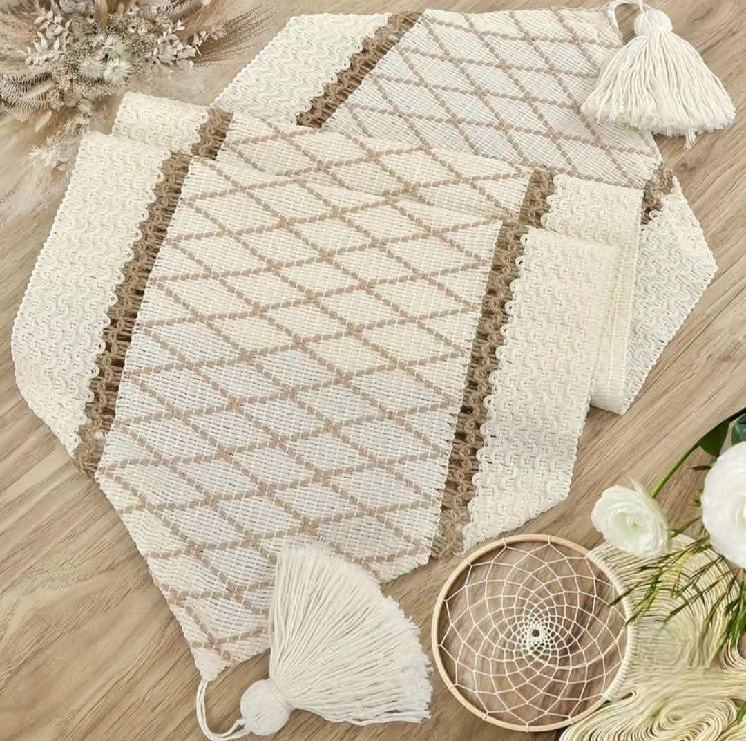 Luxury Boho Burlap Table Runner with Macrame Lace - Rustic Wedding Decor 120cm