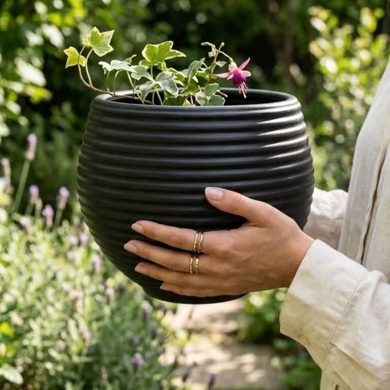 Flora Plastic Flower Pot Planter Durable Indoor Outdoor Garden Plant Pot 2 Sizes