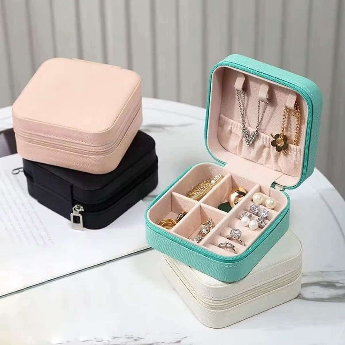 Round Travel Jewelry BoxPU Leather Mini Jewelry Organizer Case for Rings Earring